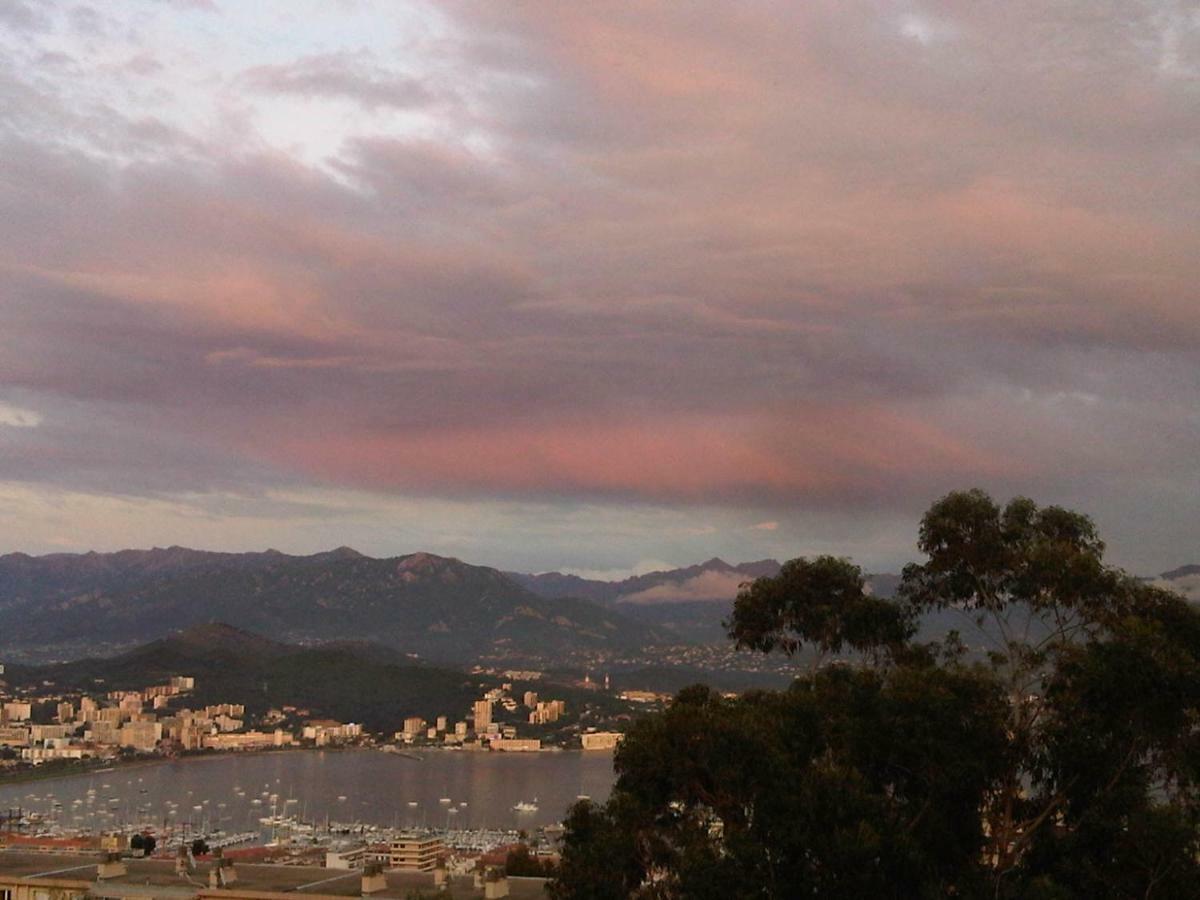 Appartement Lumineux Vue Panoramique Ajaccio  Extérieur photo